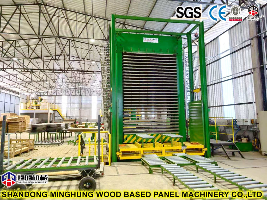 China MINGHUNG Hot press for plywood production