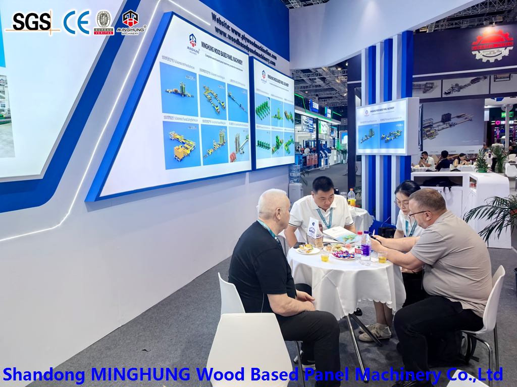 Attend the WMF exhibition (1)