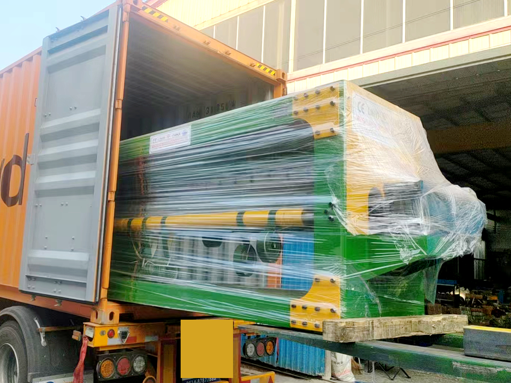 veneer peeling machine delivery