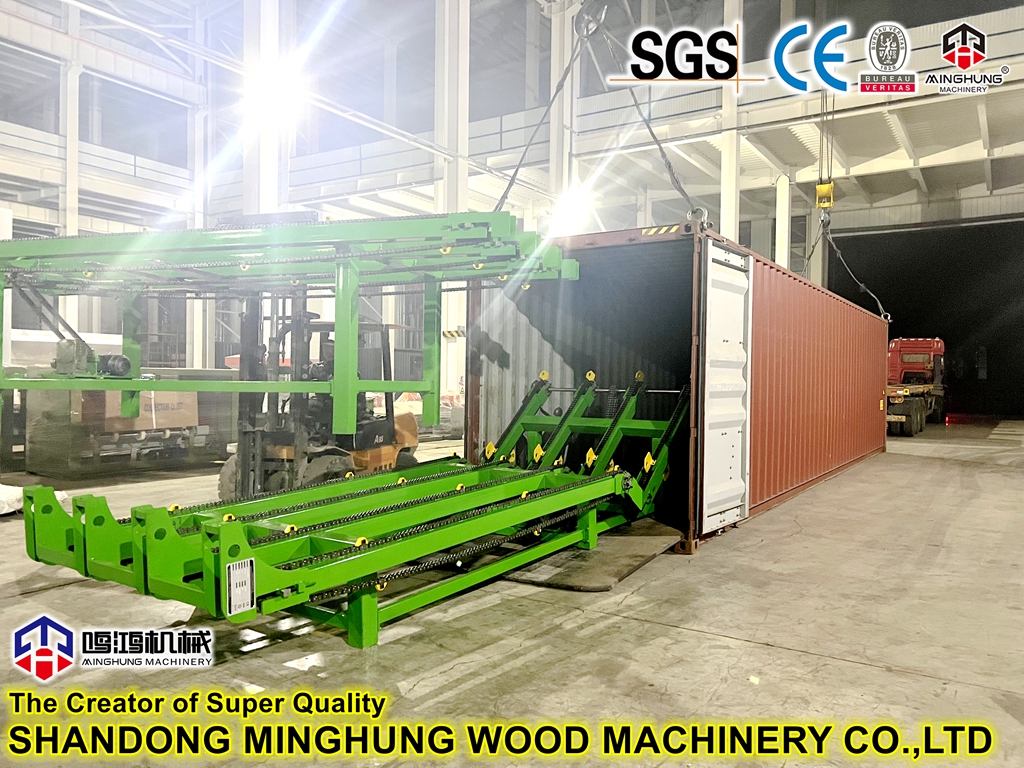 wood conveyor for veneer making machine