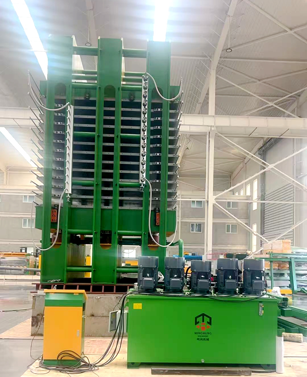 Plywood hot press machine (2)