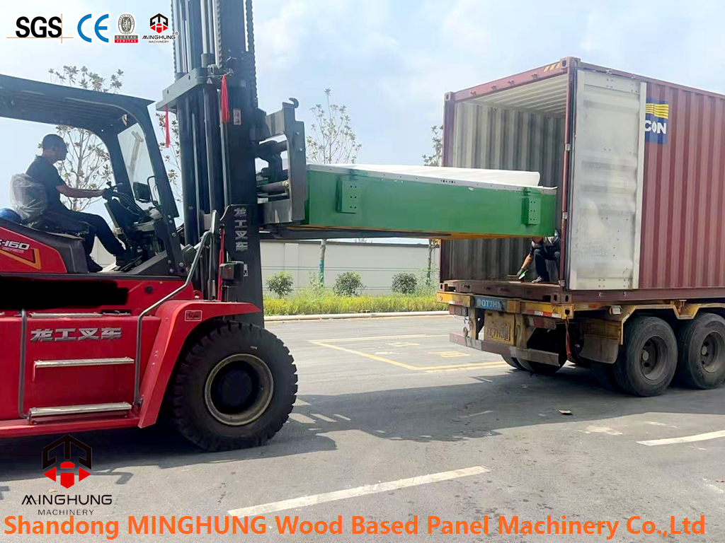 minghung plywood machine loading (1)